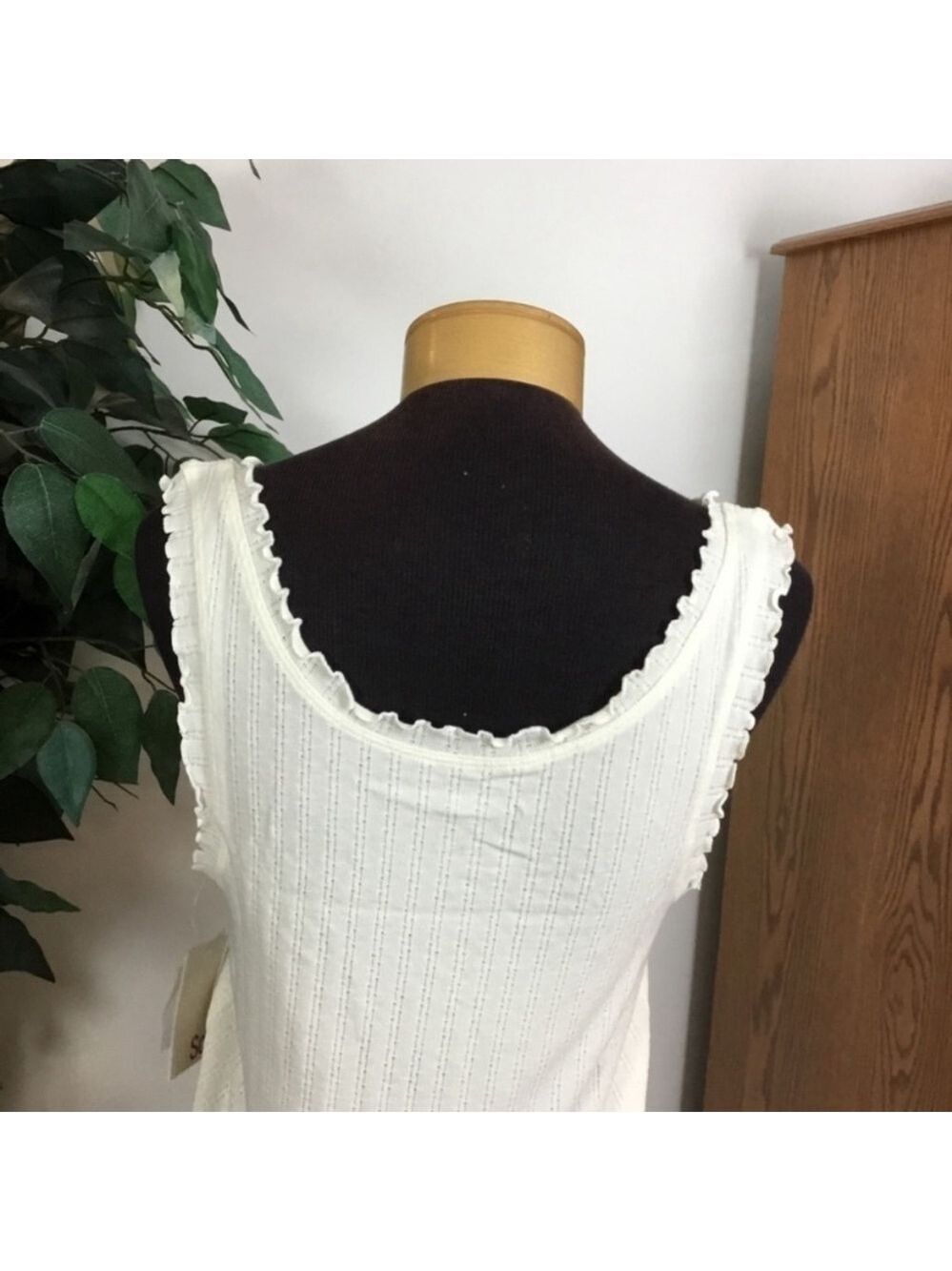 SO button down sleeveless tank Woman’s Junior’s size XL ivory - Picture 7 of 13